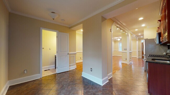 Building Photo - 1230 Owen Pl NE