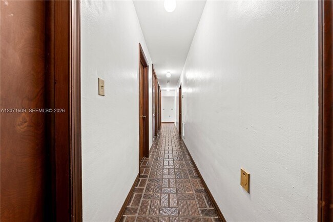 Building Photo - 22100 SW 194th Ave