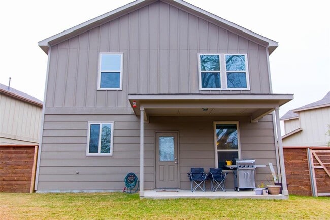 Building Photo - 2601 Chandler Creek Blvd