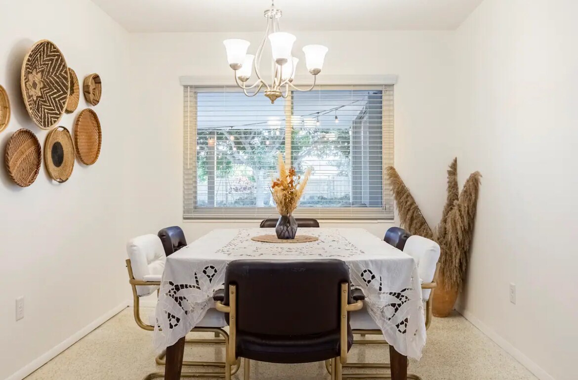 Building Photo - 1447 Caribbean Dr