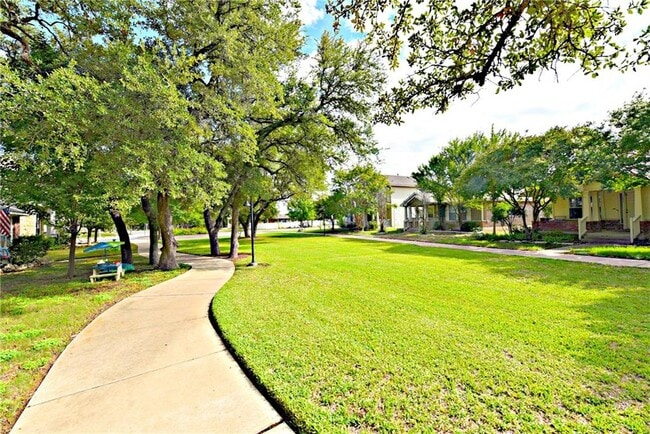 Building Photo - 1805 Copper Breaks Ln