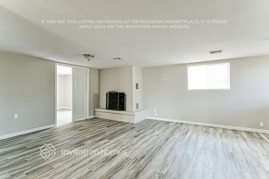 Building Photo - 2128 W Hartford Ave