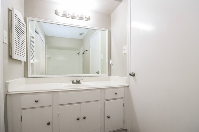 Building Photo - 7206 Foxmar Ln