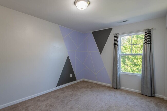 Building Photo - Available on July 10! Experience modern comfort in this spacious 4+ bedroom home