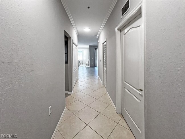 Building Photo - 8550 Kingbird Loop