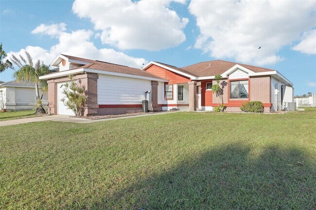 Building Photo - 118 Pinewood Cir