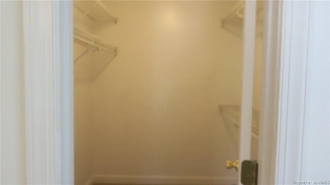 Building Photo - 128 Great Glen