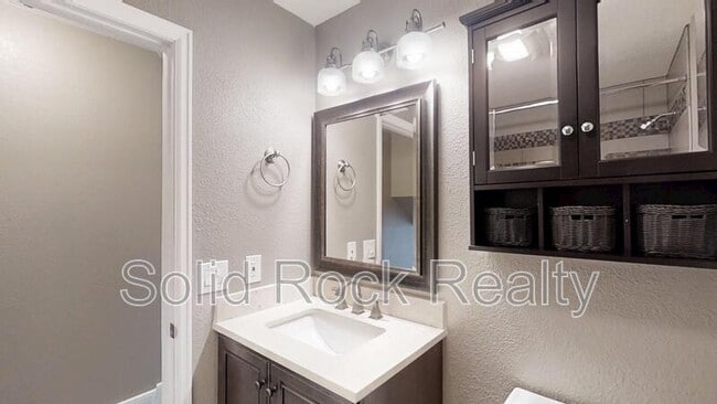 Building Photo - 5780 Eldora Dr
