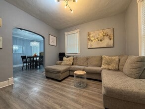 Building Photo - Stunning 3 Bedroom 1 Bathroom Single Family Home in St. Paul! Apply TODAY!