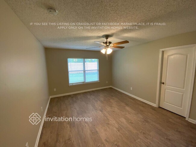 Building Photo - 14188 Crestwick Dr W