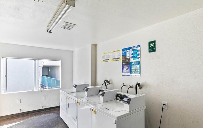 Building Photo - 5460 White Oak Ave