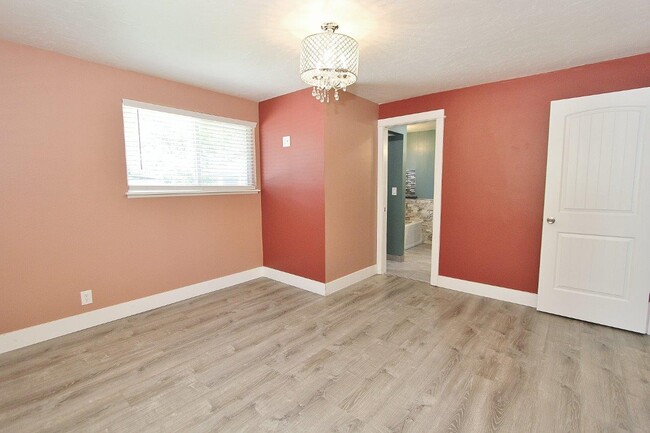 Building Photo - 3873 N Manchester St