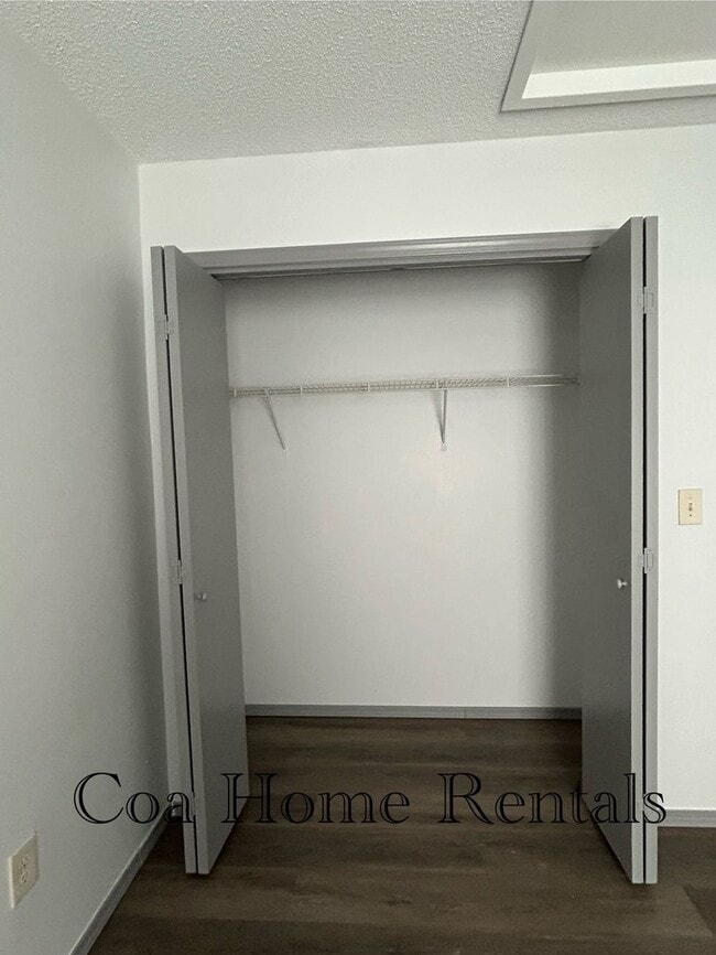 Building Photo - Northeast Duplex