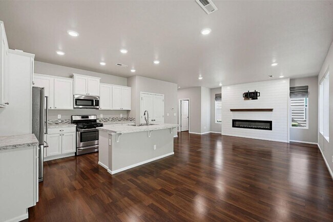 Building Photo - 3919 Jett Ln