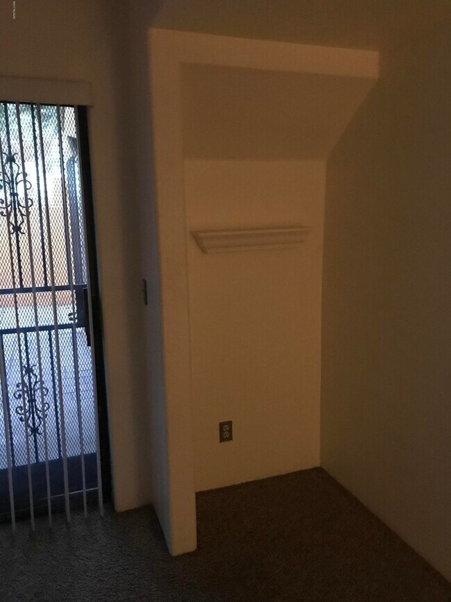 Building Photo - 4020 N Weimer Pl