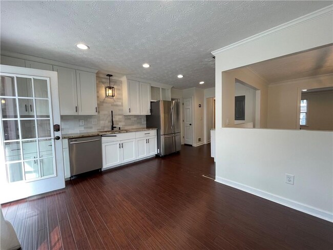 Building Photo - 3145 Queens Walk