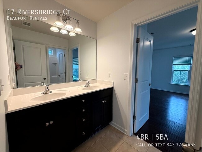 Building Photo - 17 Riversbridge Ct