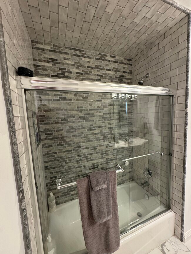 Building Photo - 1101 E Ocean Blvd