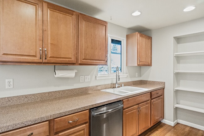 Building Photo - 10538 NE 141st St