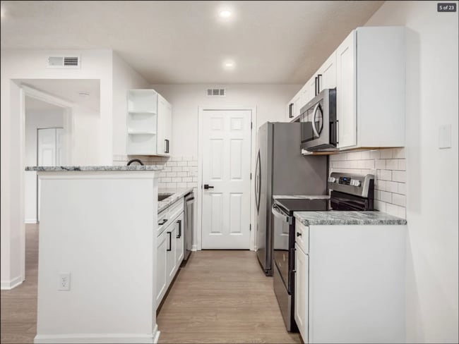 Building Photo - 777 Milcrest Dr