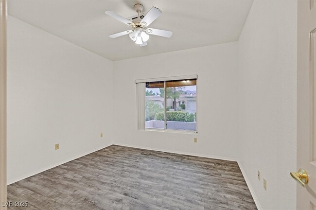 Building Photo - 2832 Dry Plains Dr