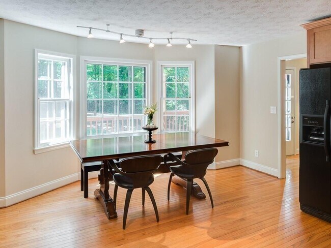 Building Photo - 5216 Willow Point Pkwy