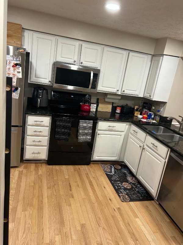 Building Photo - 8505 Golden Ridge Ct