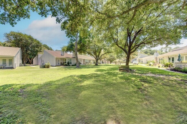 Building Photo - 56 Hideaway Dr