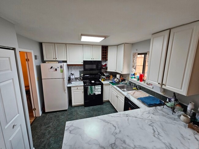 Building Photo - 222 Harvest Dr