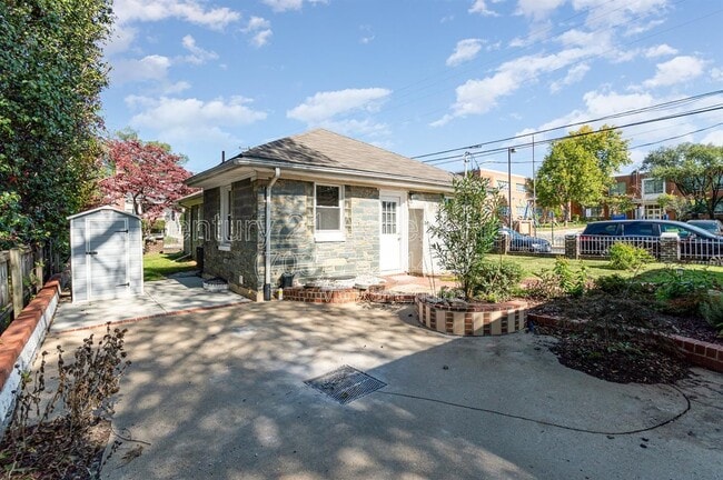 Building Photo - 1700 14th St S