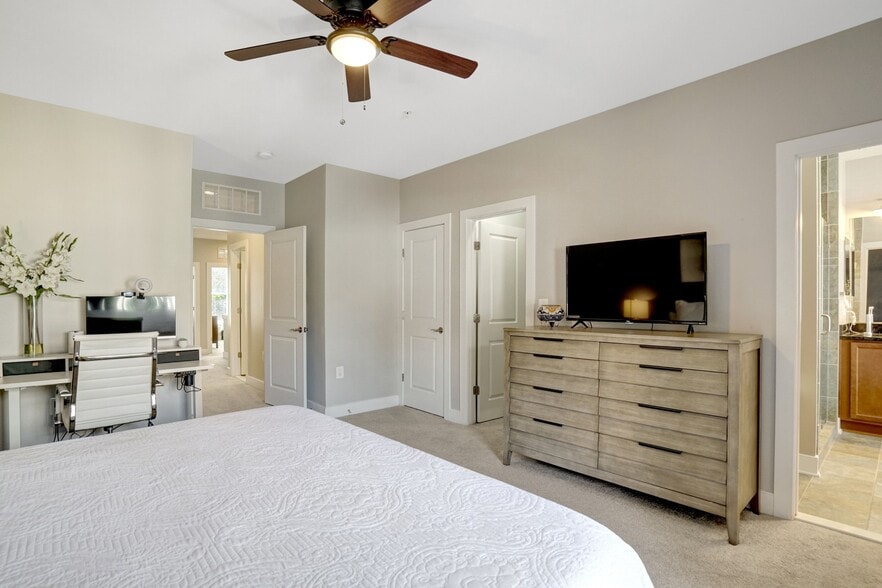 Master Bedroom - 2209 Richmond Hwy