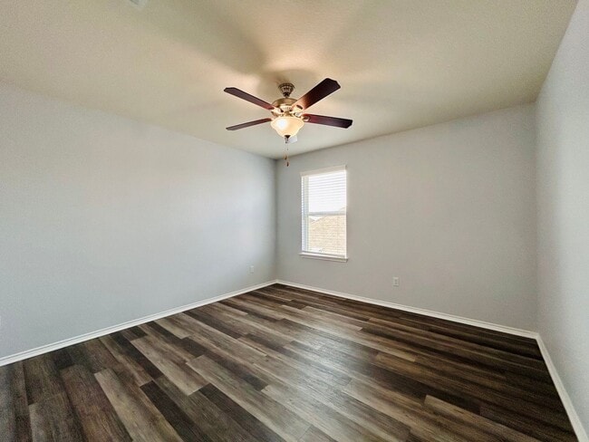 Building Photo - 147 Big Leaf Dr