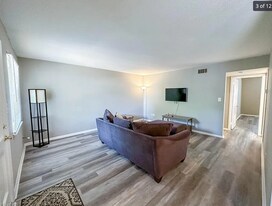 Building Photo - 3830 Country Club Rd