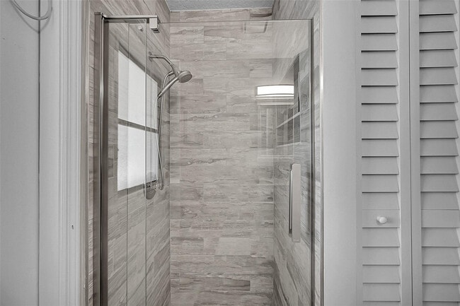 Building Photo - 8606 Arrowhead Dr