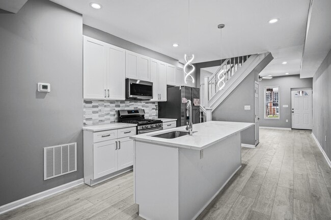 Building Photo - 3059 Brighton St