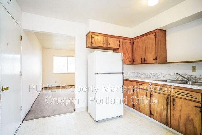 Building Photo - 8011 SE Otty Rd