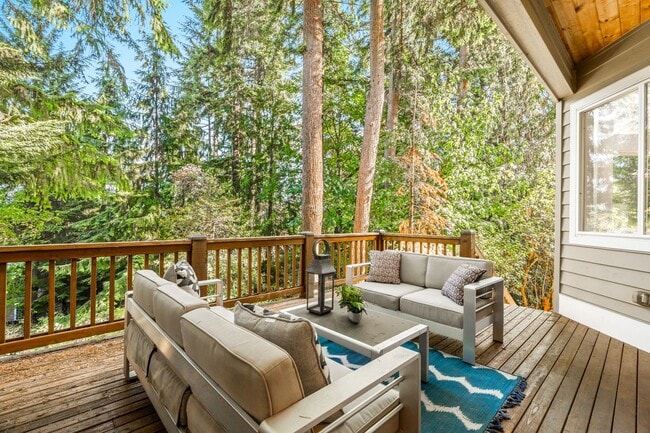 Building Photo - Luxury 4 bed 4 bath home in Lakemont, Bellevue