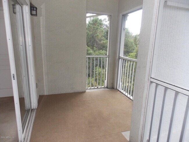 Building Photo - 1001 Monument Rd