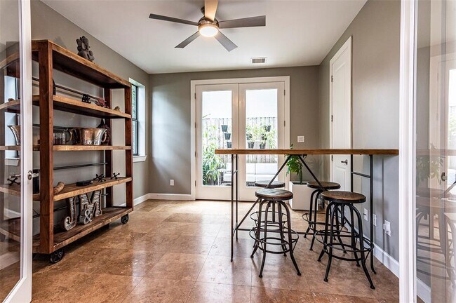 Building Photo - 2510 Chenevert St