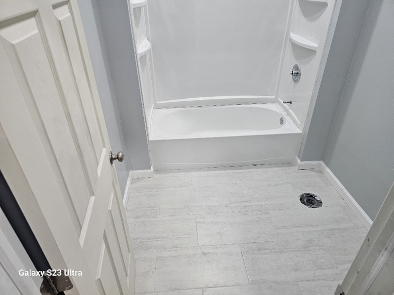 Building Photo - 711 N Ohio Ave