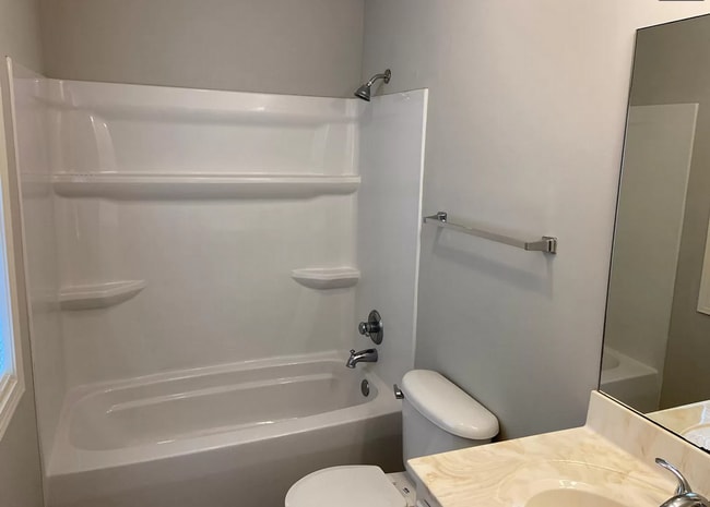 Building Photo - 3 BD/2.5 BA