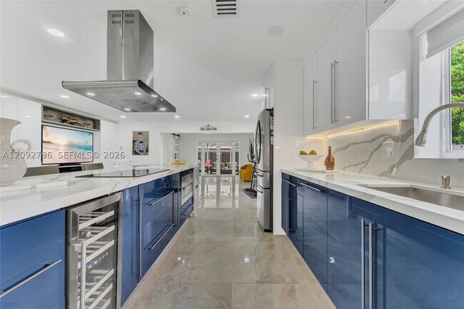 Building Photo - 9530 Jamaica Dr