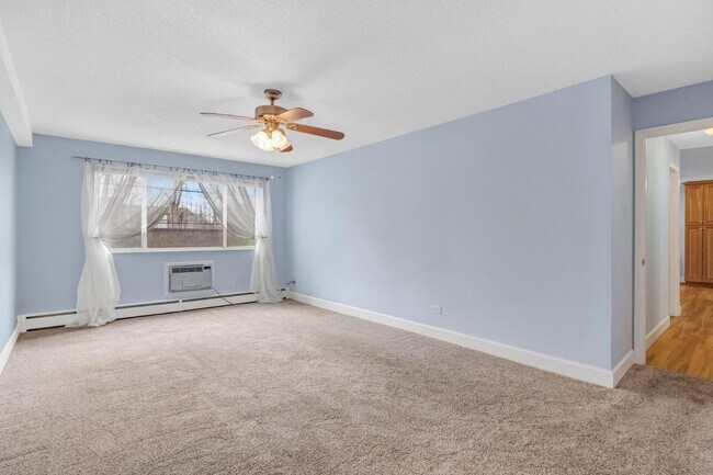 Building Photo - 650 S Clinton St