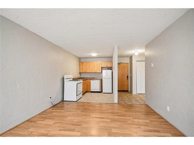 Building Photo - 2525 3rd Ave S