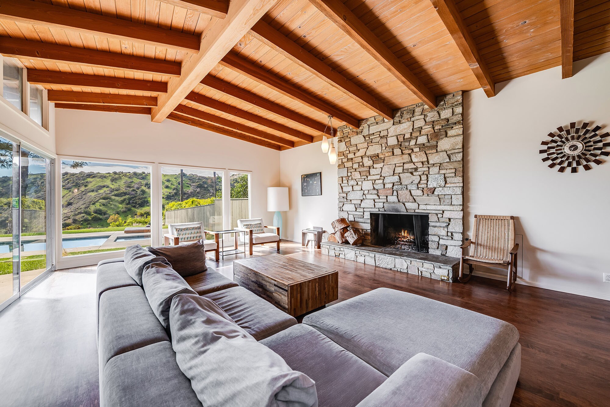 Building Photo - 2431 Carman Crest Dr