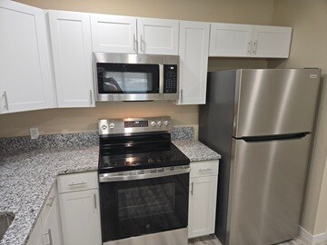 Building Photo - 123 N Glenwood Dr