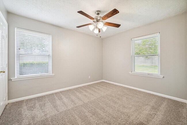 Building Photo - 3613 Lazy Spring Dr