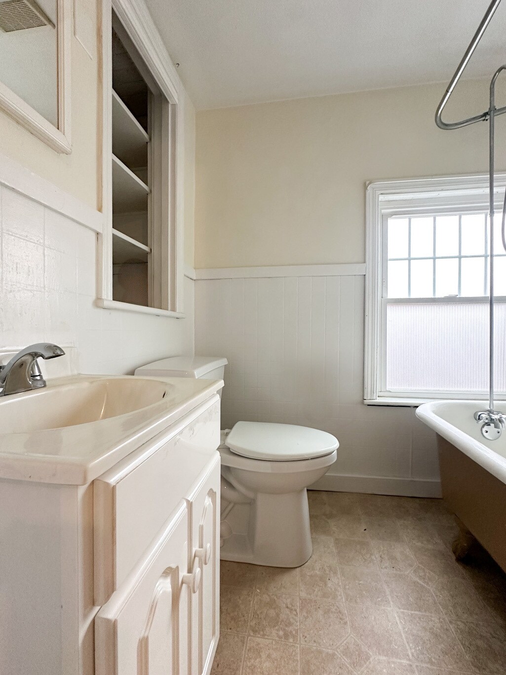 Building Photo - 171 crescent st