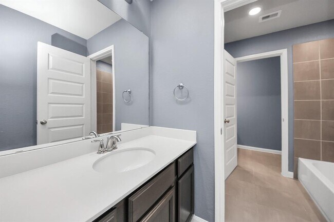 Building Photo - 931 Barstow Dr