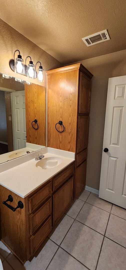 Building Photo - Beautiful 3bed/2bath Duplex near Clear Cre...